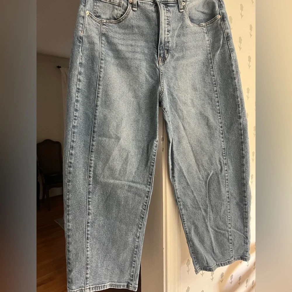 Jessica Simpson Myrtle barrel leg jeans - Picture 3 of 8